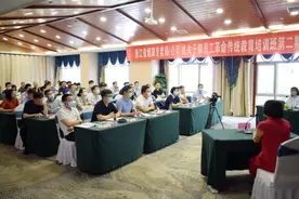北京延安儿女联谊会故事团张旅天、哈吉娅·阿巴斯老师来我院授课啦图片