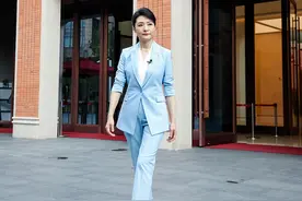 重回一大会址、嘉兴南湖红船边，周涛汪涵讲述百年初心图片