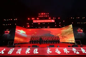 中建八局一公司在济南医学科学中心项目举办庆建党百年文艺汇演图片