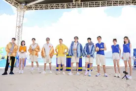 在夏天穿保暖套装是什么感受？这要问问《奔跑吧9》里的蔡徐坤图片