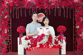 我在建党百年这一天 | 党员夫妻7月1日领证，“让我们党见证我们真挚的感情”图片