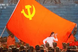 不是舞美！原来《伟大征程》这幕是真下雨了图片