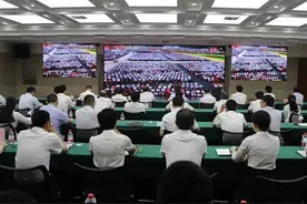 庆祝党的百年华诞｜心潮澎湃！西部（重庆）科学城社会各界收听收看庆祝中国共产党成立100周年大会图片