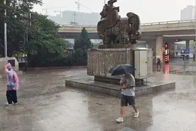 大雨加入晚高峰 未来1小时降雨覆盖郑州 明日凌晨2时结束图片
