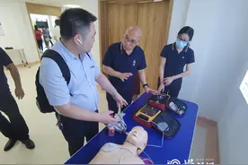 ​AED到底是何神器？普通市民有没有必要常备一台？看看专家怎么说图片