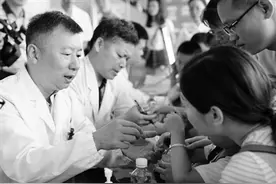 从只有一名医生起步到如今全国一流图片