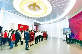 这一天，回首过去追寻荣光图片