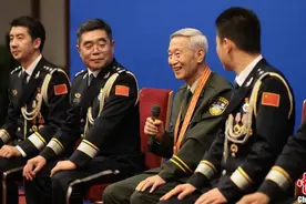 “半枚指纹锁定真凶”，这位“七一勋章”获得者是怎么办到的？图片