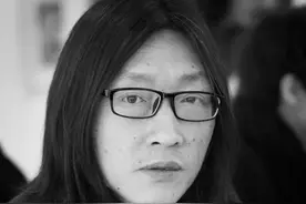 诗人朱朱：以千万道闪电在一个词语上纵深 | 一诗一会图片