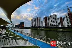 中铁上海局江阴PPP项目安置房一期工程荣获
江苏省建筑施工标准化星级工地图片