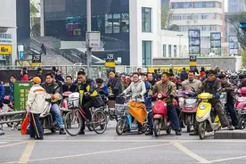 中国头盔产业：熬了三十年，终于成新“风口”图片