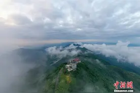 四川广安：华蓥山云蒸雾绕 宛如仙境图片