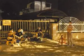 台湾民众狂奔抢打疫苗残剂 怒骂“把我们当狗么？”图片