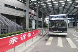 北外滩地区数条公交终点站告别占路，三条公交线路入驻秦皇岛码头枢纽站图片