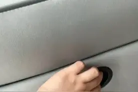 消费曝光台丨上万元沙发提拉手拉不动，原来是里面架子变了形图片