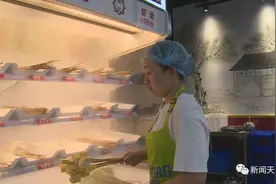 乐山一男子胆子大！看到宠物动了心，竟然大白天顺手牵“狗”图片