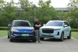 《爱卡试车》增程式电动车界网红的对决——赛力斯华为智选SF5对比理想ONE视频封面
