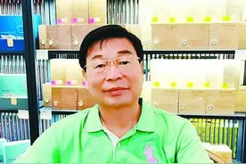 厦门有一位自学英语达人 二十载坚持听说读写图片
