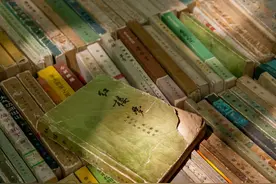 教科书里的人情世故 | 她学作诗，你学做人图片