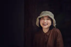 她将克服“焦虑症”的心路画成画写成诗 图画书《我心里有个小小人》也是一份精神分析日记图片