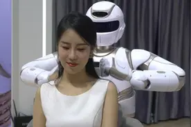 会下棋能按摩的仿人服务机器人来了视频封面
