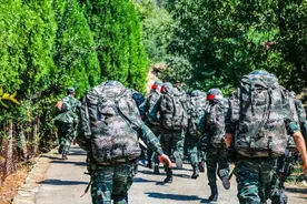 熄灯号丨排长救我牺牲之后……图片