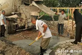 惠民县桑落墅镇：村民修路靓村庄 乡村振兴谋新途图片