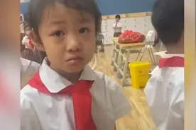 小女孩核酸检测遇见妈妈，瞬间红了眼眶
