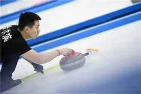 每支12000元，冰壶为什么那么贵？图片
