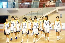 全国中学生运动会上，南京金中女篮、九中男篮双双夺冠图片
