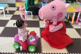 武汉光谷有家企业自建“托儿所”，员工可带孩子上班，女职工离职率大幅降低视频封面