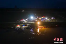 山西永济黄河滩6名学生落水失踪 救援工作连夜开展图片