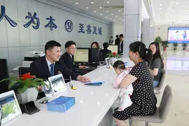 如何成为群众办事的“好帮手”？崇明医保中心有这些“秘籍”图片