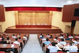 泰州两市新任党政主官接棒履职图片