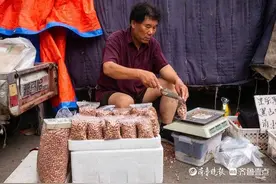 街头的五香花生米图片