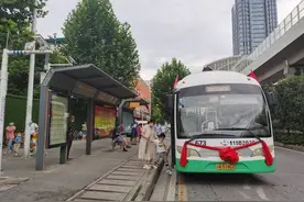 公交673路开线运营，对接地铁站，可和16条公交线换乘图片