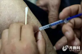 山东105岁老人成功接种新冠疫苗：“不疼，没感觉！”图片