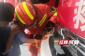 男孩贪玩戒指卡手“无法自拔”株洲渌口消防帮助“脱困”图片