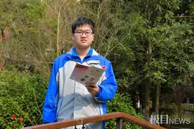 儿子被北大录取，父亲“凡尔赛”语录上热搜！女儿：他平时就很幽默图片