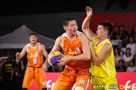 姚明现场“观战”2021三人篮球集训赛成都开战图片
