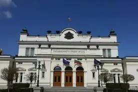 保加利亚举行新一届议会选举 计票过程将引入视频监控确保真实性图片