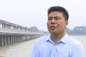 63孔闸全部开启！洪泽湖三河闸持续大流量泄洪 水位缓慢回落图片