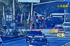 现场视频曝光！走着走着飞了起来？沪一男子意外身亡，真相曲折离奇…图片