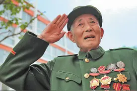 一生践行铮铮誓言（奋斗百年路 启航新征程·“七一勋章”获得者）图片