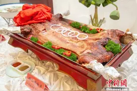 一天吃掉5000只羊，他们把“伏羊”吃进了“国家队”图片