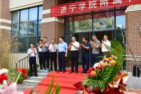 济宁学院附中红星校区游泳馆正式启用图片