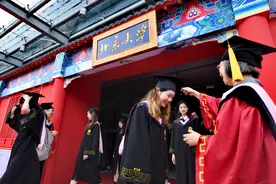 北京大学本科生毕业礼上，校长郝平说了这样一句话图片