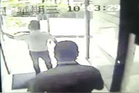 租客在家洗澡，两男子突然开门闯入：我们是中介图片