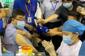 邱毅在厦门接种新冠疫苗：台湾民众该正确认知“统一红利”了图片