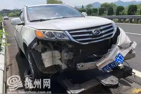 女司机穿拖鞋开车出事故 近期高速交警严查这种不安全行为图片